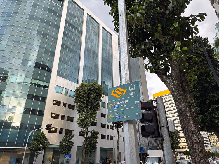 MRT-skilt for Punggol og Khatib i Singapore