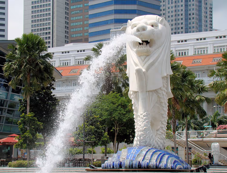 Merlion-Statue, die Wasser speit, Singapur