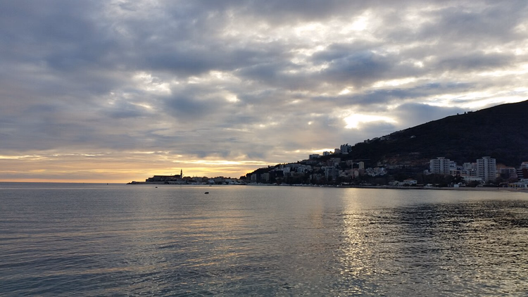 Utsikt over Budva fra Slovenska-stranden