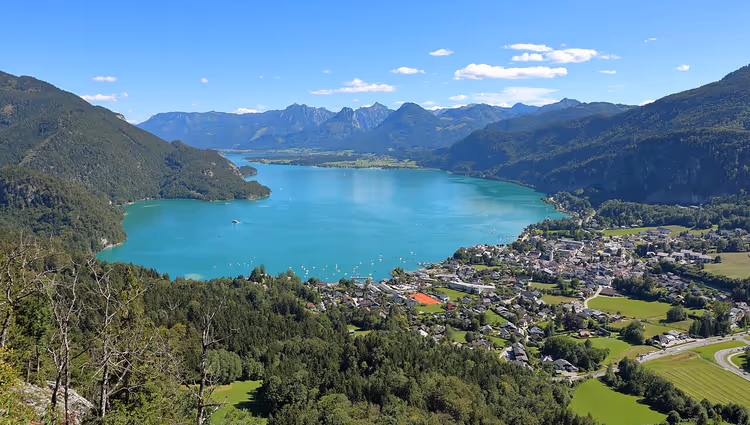 Wolfgangsee und St. Gilgen von oben