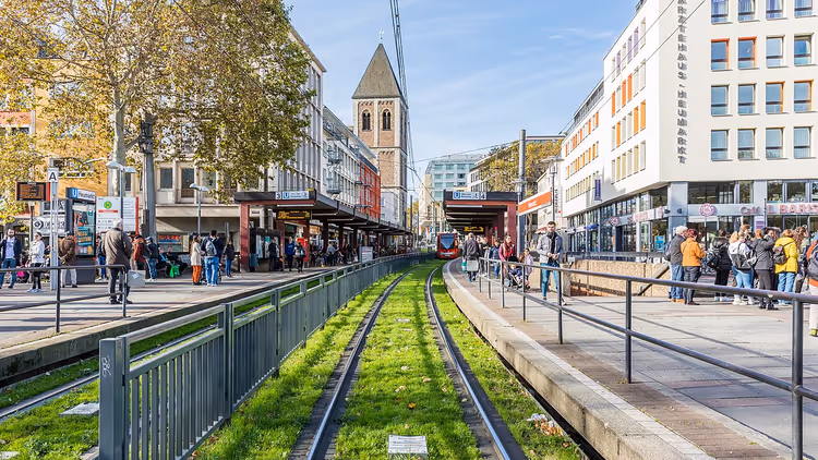 Blick auf die Haltestelle Heumarkt in Köln