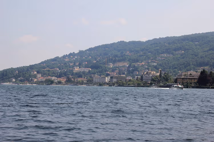 Uitzicht op Stresa vanaf het Lago Maggiore