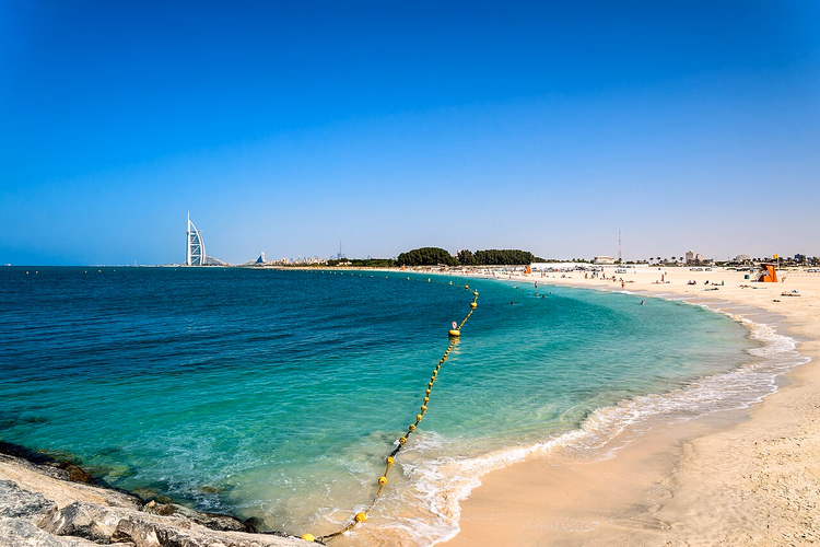Al Sufouh-stranden med utsikt mot Burj Al Arab