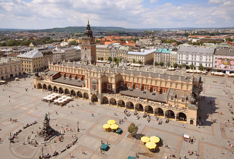 Halle aux draps sur la grande place du Marché de Cracovie