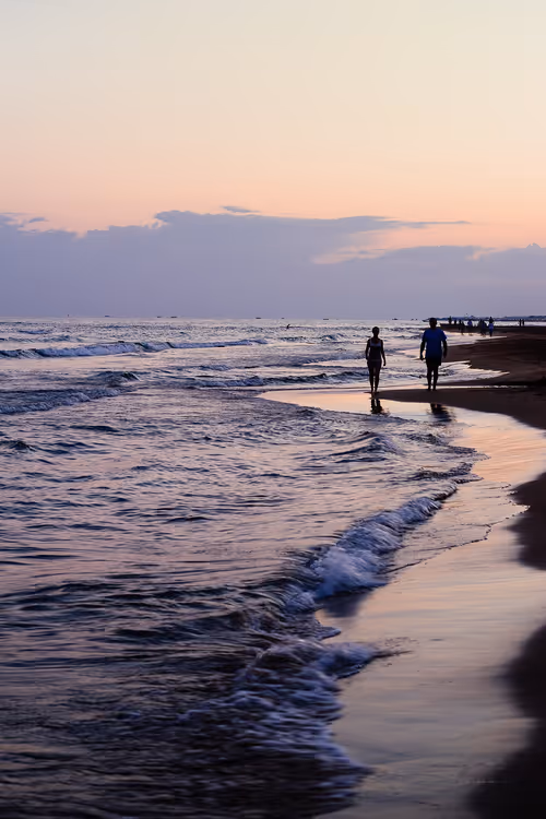 Sandstrand von Çolaklı bei Sonnenuntergang