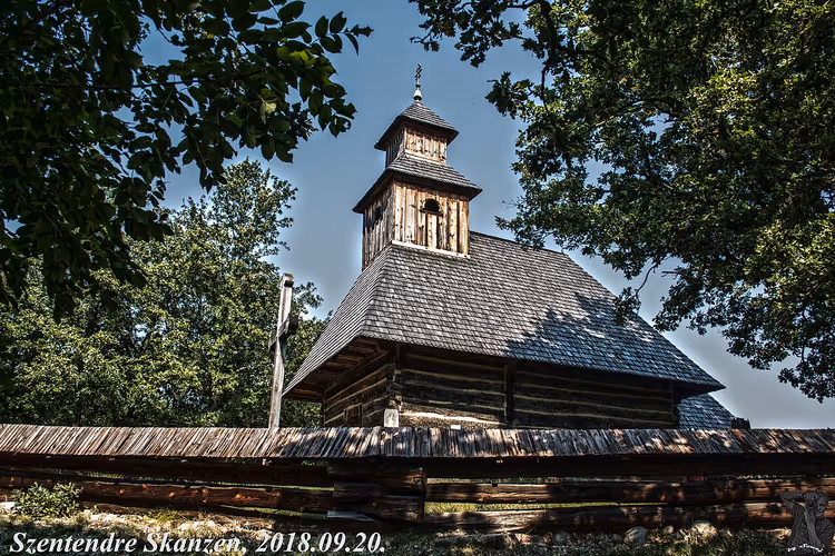Houten kerk in het Skanzen Museum in Szentendre
