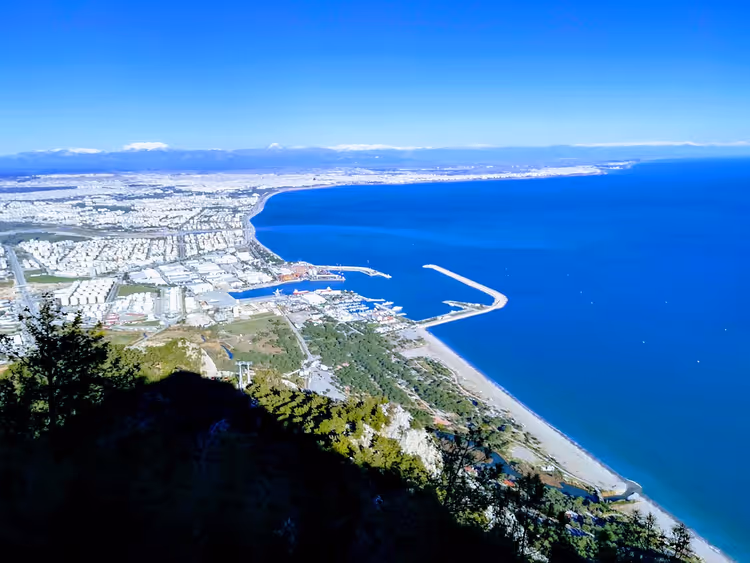 Tünektepe zirvesinden Antalya ve körfezin panoraması