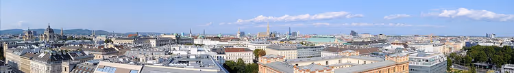 Панорама крыш и шпилей Вены
