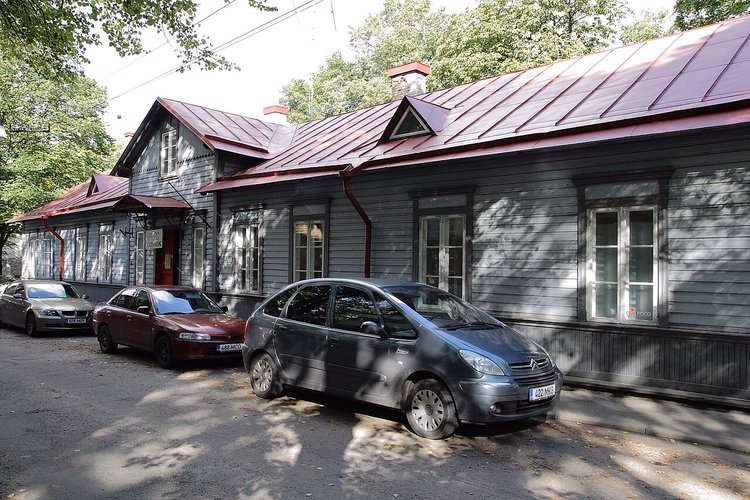 Houten huis aan de Köleri-straat in Kadriorg