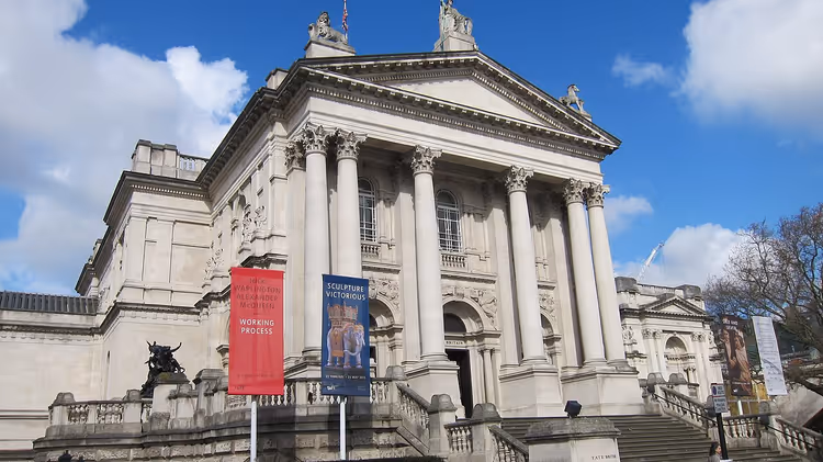 Fasaden til Tate Britain i London