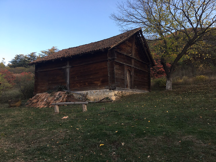 Oud houten huis in het Openluchtmuseum voor Etnografie van Tbilisi