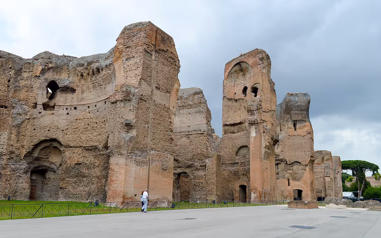 Kemerli Caracalla Hamamları'nın antik Roma kalıntıları