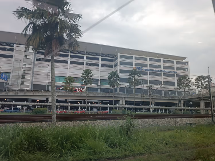 Terminal de bus de Kuala Lumpur avec ses quais
