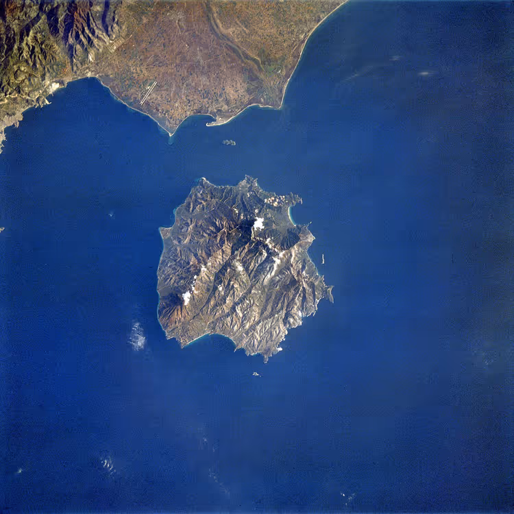 Satellietbeeld van het eiland Thasos in de Egeïsche Zee