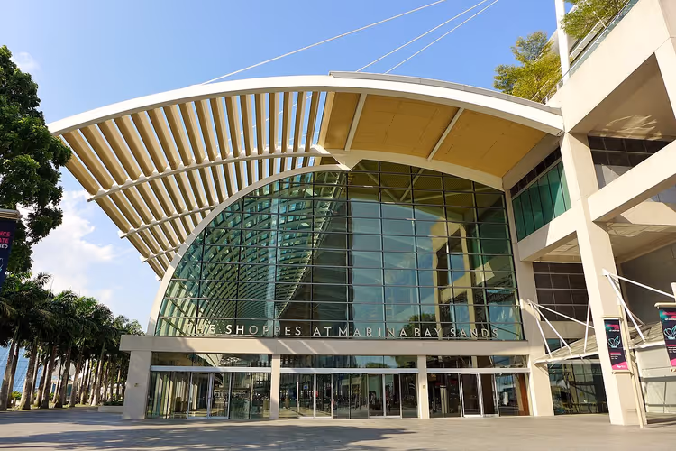 Вход в ТЦ The Shoppes at Marina Bay Sands