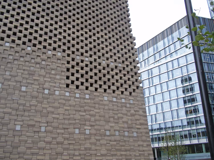 Murfasaden til den nye utvidelsen av Tate Modern