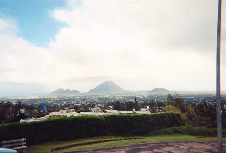 Uitzicht op Curepipe vanaf de top van Trou aux Cerfs