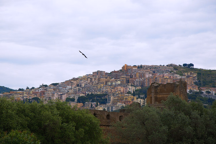Tivoli sur la colline, vue depuis la villa d'Hadrien