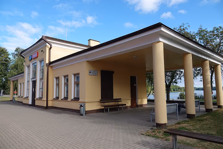 Sütunlu Trakai tren istasyonu binası
