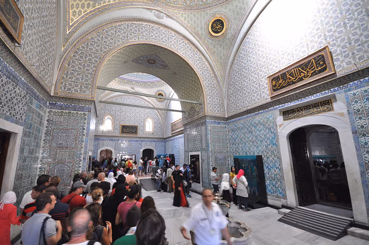 Turister i flisehallen på Topkapi-palasset
