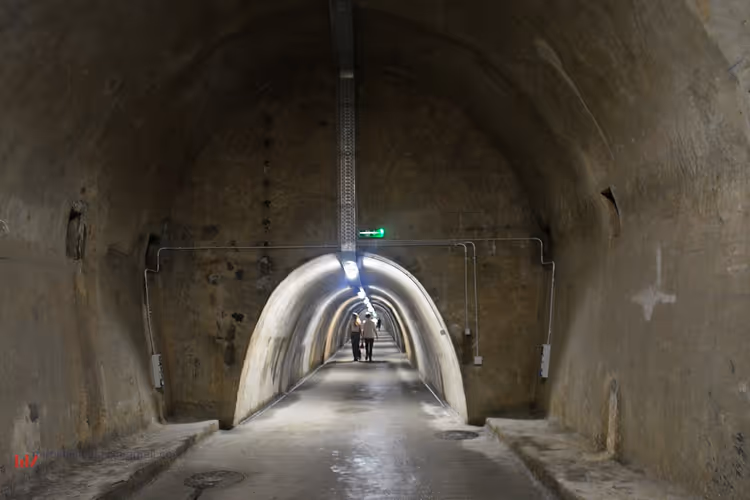 Leuchtender Grič-Tunnel in Zagreb