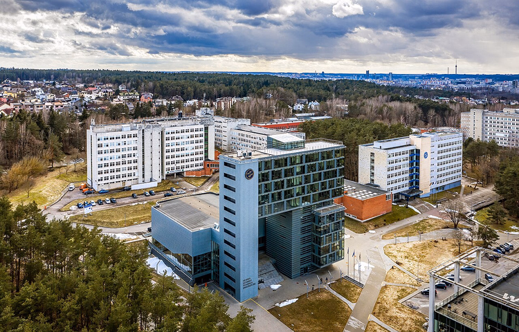 Yukarıdan Vilnius'taki Saulėtekis semtinin panoraması