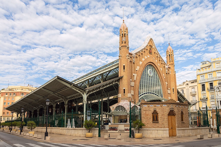 Fachada modernista do Mercado de Colón em Valência
