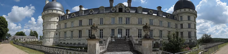 Château de Valençay panoraması, iki kubbesiyle