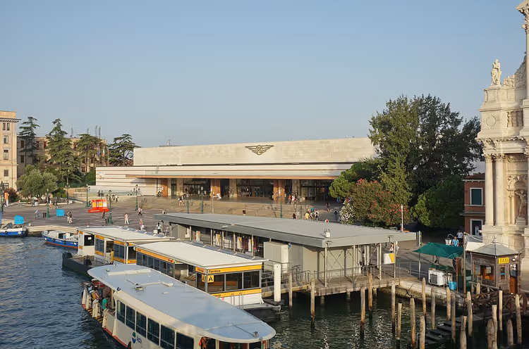 Bahnhof Santa Lucia am Canal Grande