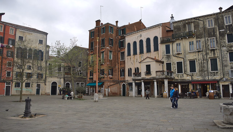 Campo del Ghetto Nuovo in Cannaregio