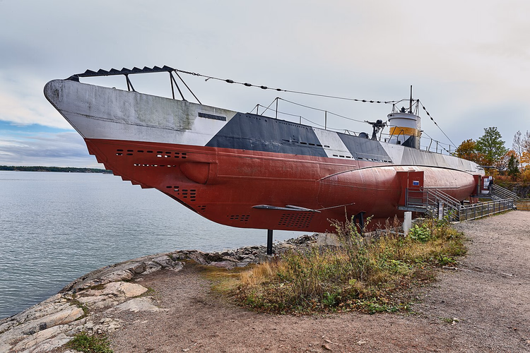 Ubåten Vesikko ved stranden på Sveaborg