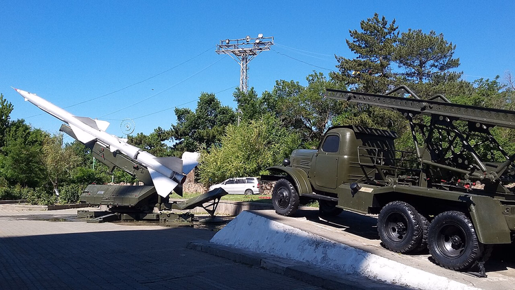 Ракета и реактивная установка в Парке Победы