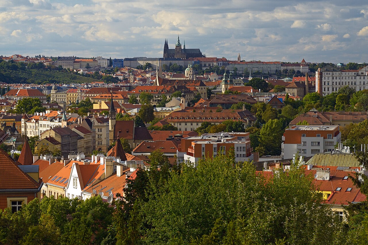 Uitzicht vanaf Vyšehrad op de Praagse Burcht