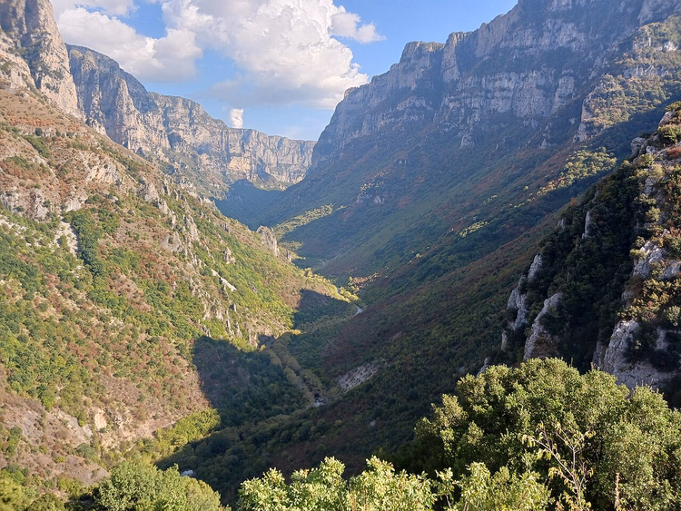 Vikos-Schlucht, Blick vom Dorf Vikos