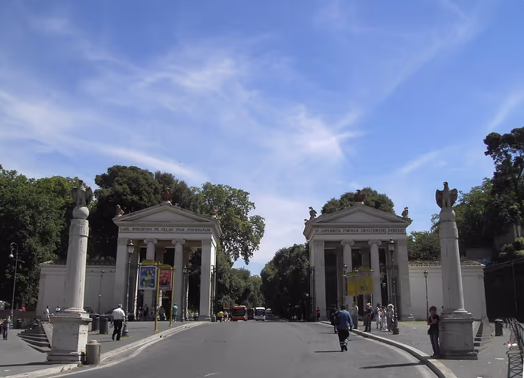 Roma'daki Villa Borghese'nin anıtsal girişi