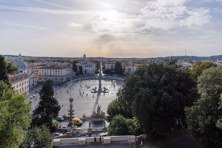 Pincio Tepesi'nden Piazza del Popolo manzarası