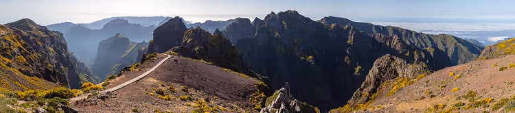 Bergpfad über den Wolken