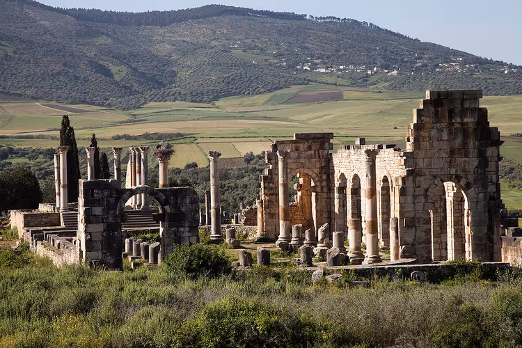 Antike Ruinen von Volubilis in den Hügeln Marokkos