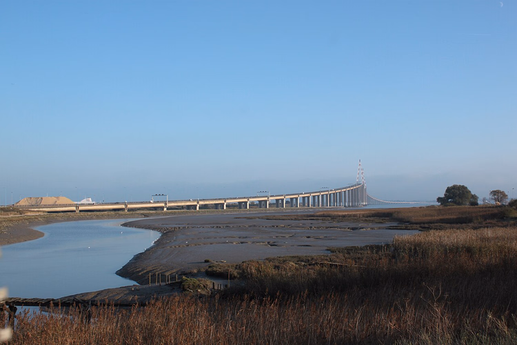 Ponte de Saint-Nazaire sobre o estuário do Loire