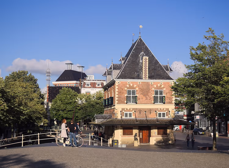 Leeuwarden, Grachten und historische Gebäude
