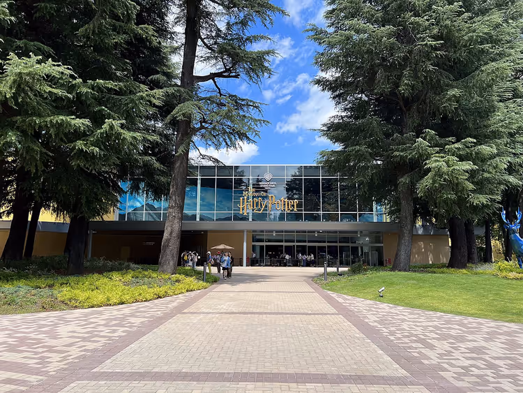 Harry Potter tabelalı Warner Bros. stüdyo girişi