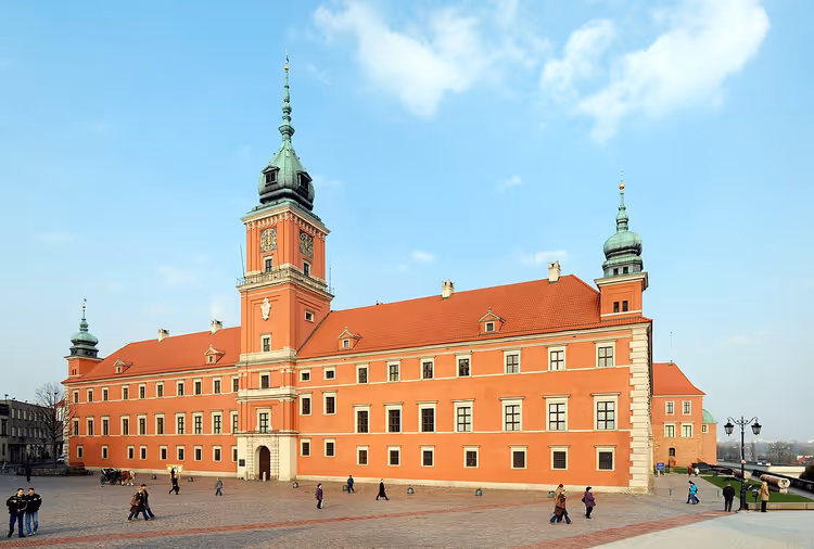 Det kongelige slott i Warszawa, sett fra plassen