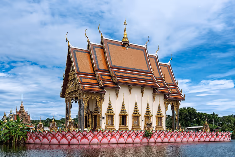 Templo Wat Plai Laem em Samui