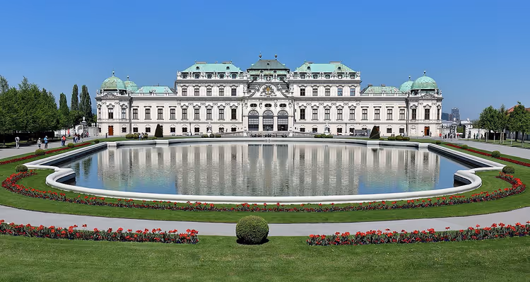 Belvedere-slottet i Wien med dam