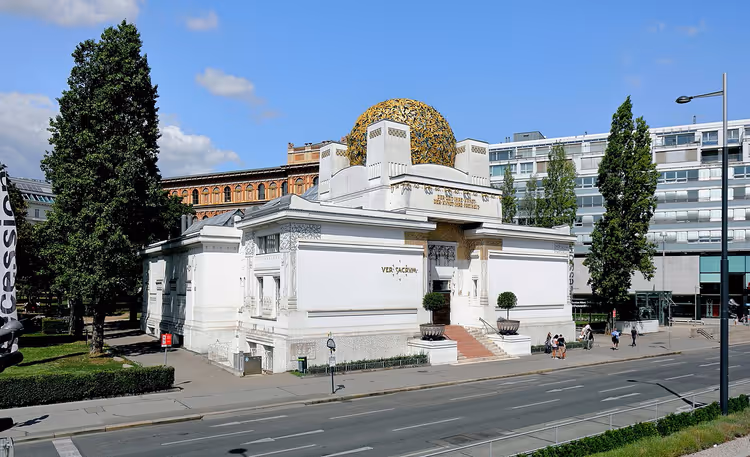 Weens Secessionsgebouw met zijn gouden koepel