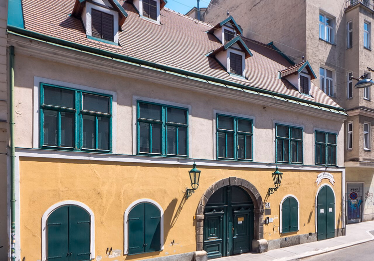 Gevel van het gebouw van het Weense Misdaadmuseum