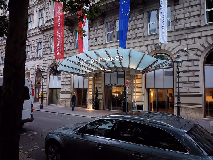 Inngangen til Hotel de France i Wien