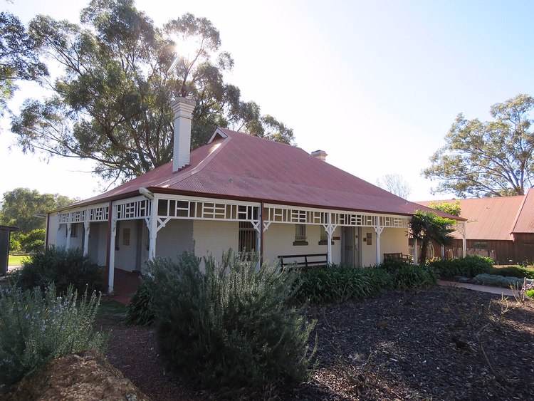 Historisch Wilkinson-landhuis met veranda in Gosnells