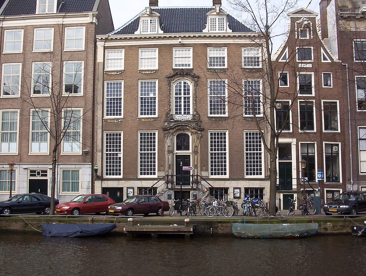 Fasaden til Willet-Holthuysen-museet ved Herengracht-kanalen