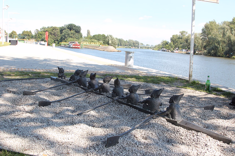 Rower-Zwerge am Oderufer in Breslau
